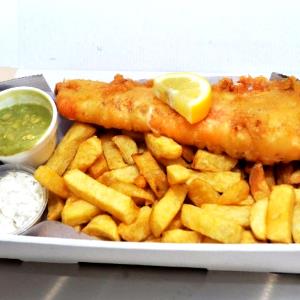 1 serving (428 g) 4 Piece Fish 