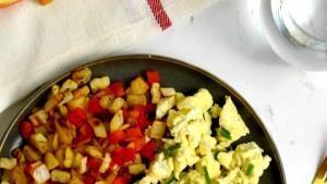 1 serving (430 g) Breakfast Scramble