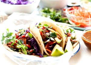 1 serving (460 g) Thai Chicken Tacos