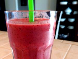 1 serving (473 ml) Strawberry Smoothie (Medium)