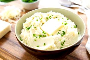 1 serving (4.75 oz) Cauli-Mashed Potatoes