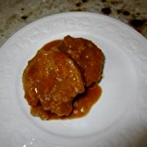 1 serving (485 g) Kishka with Gravy