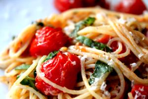 1 serving (485 g) Roma Tomato Basil Capellini