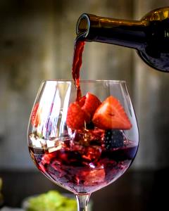 1 serving (5 oz) Sangria