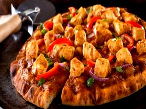 1 serving (500 g) Chicken Pizza Supreme (Medium)