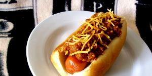 1 serving (5.4 oz) Hot Dog with Bun (Kid