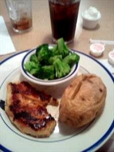 1 serving (558 g) Grilled Chicken Breast with plain Baked Potato & steamed Broccoli Florets