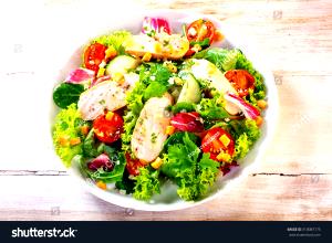 1 serving (575 g) Gourmet Garden Salad with Chicken