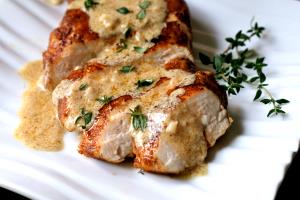 1 serving (6 oz) Chicken Breast in Cajun Style Sauce