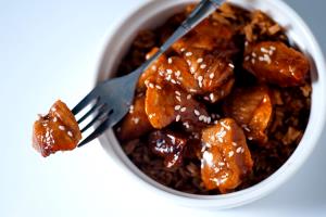 1 serving (6 oz) Sesame Chicken