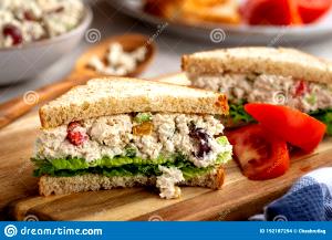 1 serving (6.25 oz) Chicken Salad Cafe Sandwich on Whole Grain Bread (Half)
