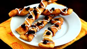 1 serving (66 g) Cinnamon Raisin Breadstick