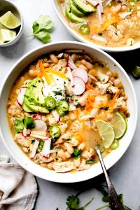 1 serving (7 oz) White Chicken Chili (Cup)