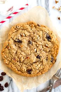 1 serving (78 g) Oatmeal Raisin Cookie