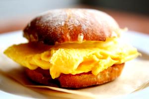 1 serving (7.9 oz) Ciabatta Egg Sandwich (1500)