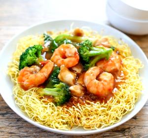 1 serving (8 oz) Double Pan-Fried Shrimp Noodles