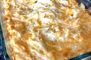 1 serving (8 oz) Hash Browns with Onions, Cheese & Gravy