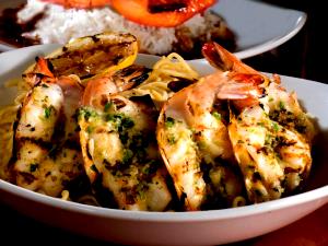 1 serving (8 oz) Lemongrass Prawns with Garlic Noodles