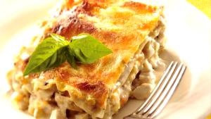 1 serving (8 oz) White Chicken Lasagna