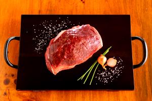 1 Serving (85.0 G) Ostrich Round, raw