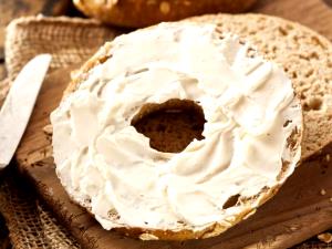 1 Serving Bagel With Cream Cheese