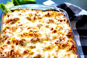 1 Serving Baked Spaghetti With Italian Sausage