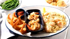 1 serving Bar Harbor Lobster-and-Shrimp Trio