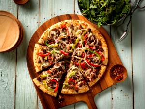 1 Serving Beef İn 4+ Topping Medium Pizza