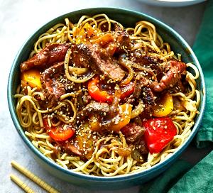 1 Serving Beef Steak & Peppers With Noodles