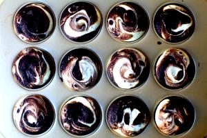 1 Serving Black Bottom Cupcake