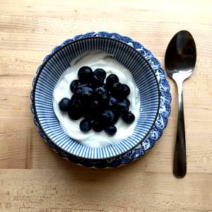 1 Serving Blueberry Yogurt With Blueberries (Low Fat) - Small