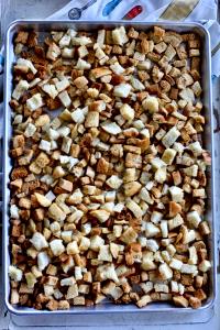 1 Serving Bread Cubes