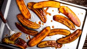 1 serving Broiled Banana with Walnut