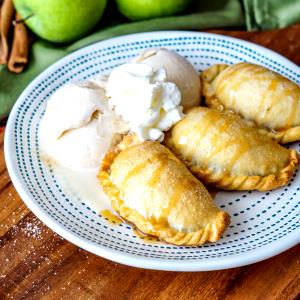 1 Serving Caramel Apple Empanada
