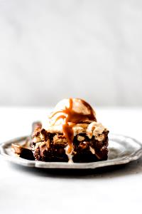 1 Serving Caramel Fudge Brownie Sundae