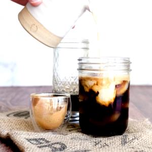 1 Serving Iced Caffe Latte - Large