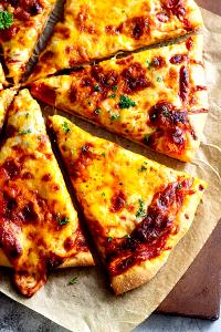 1 Serving Cheddar Cheese İn 2-3 Topping Medium Pizza
