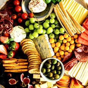 1 Serving Cheddar, Fruit And Crackers