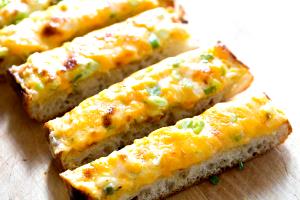 1 Serving Cheese Bread