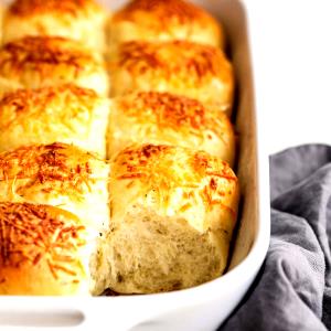 1 Serving Cheese Garlic Dinner Rolls
