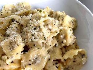 1 Serving Cheese & Garlic Tortellini Pasta