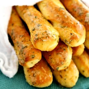1 Serving Cheesy Garlic Bread Stick Dough Bread Stick & Sheet Doughs