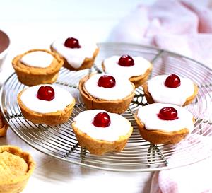 1 Serving Cherry Bakewell