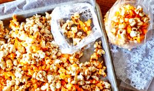 1 Serving Chicago Style Popcorn