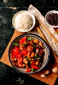 1 Serving Chicken Combo Platter With Black Beans