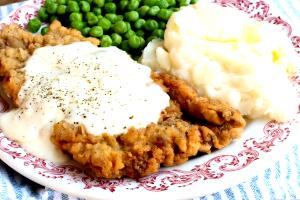 1 Serving Chicken Fried Steak W/ CO White Gravy, 4 Oz