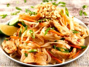 1 Serving Chicken Pad Thai Entree