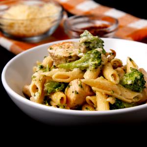 1 Serving Chicken Penne Broccoli Alfredo