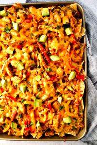 1 serving Chicken (White) Fajita Nachos (Shredded) (Personal)