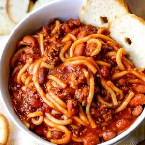 1 serving Chili Spaghetti Bean & Onion (Large)